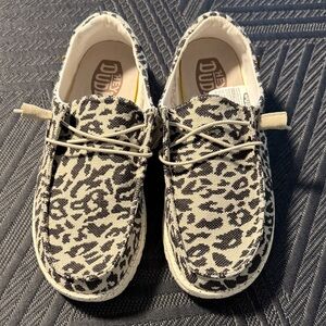 Hey Dude Wendy Cheetah Grey